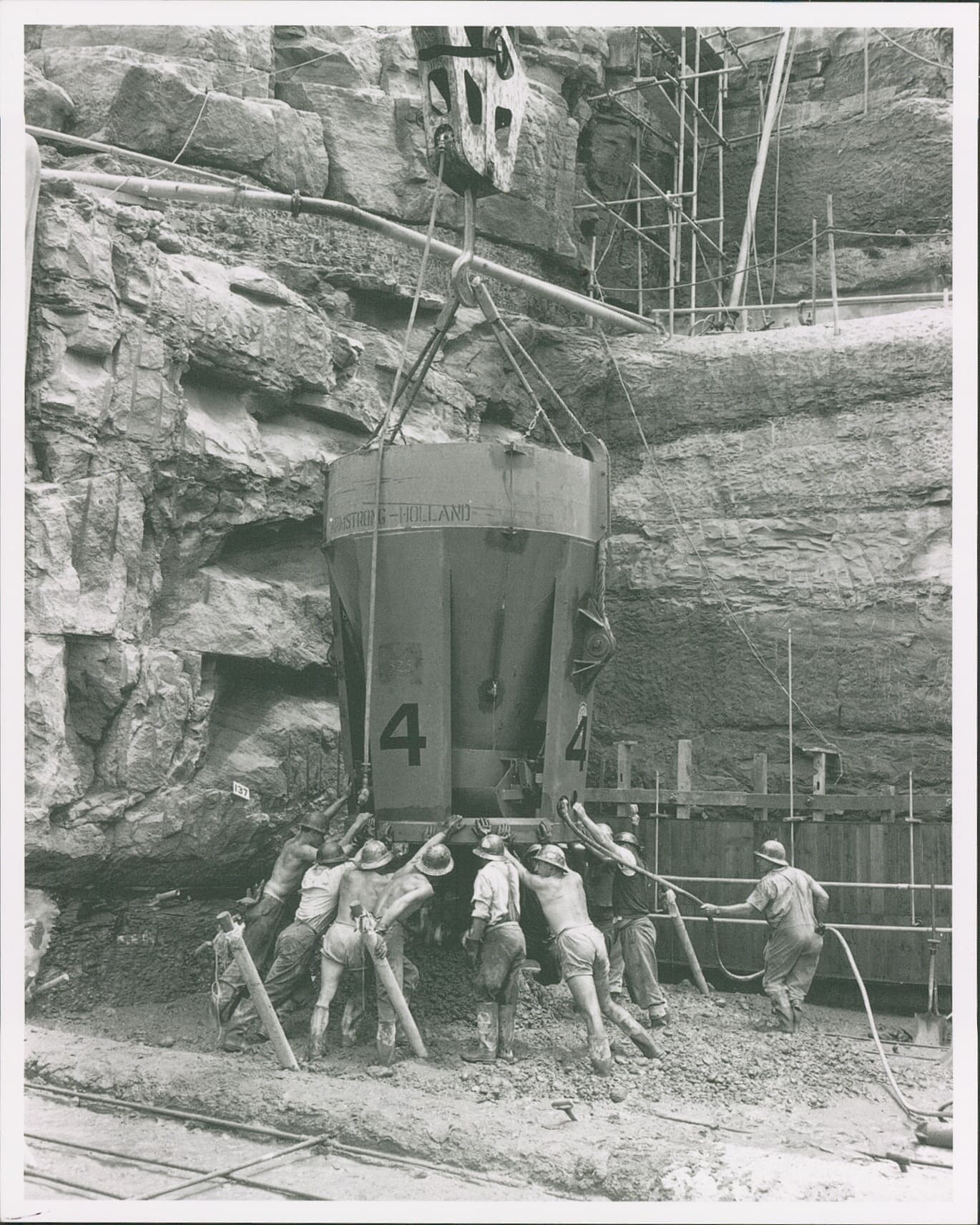 Warragamba Dam construction photo 7